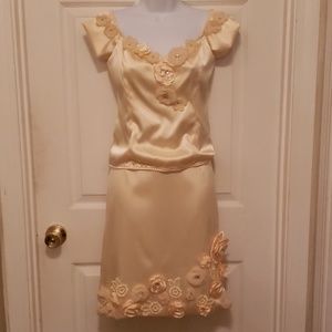 Gorgous two pieces outfit! Never Worn!